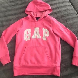 SOLD on Ⓜ️Girls gap hoodie